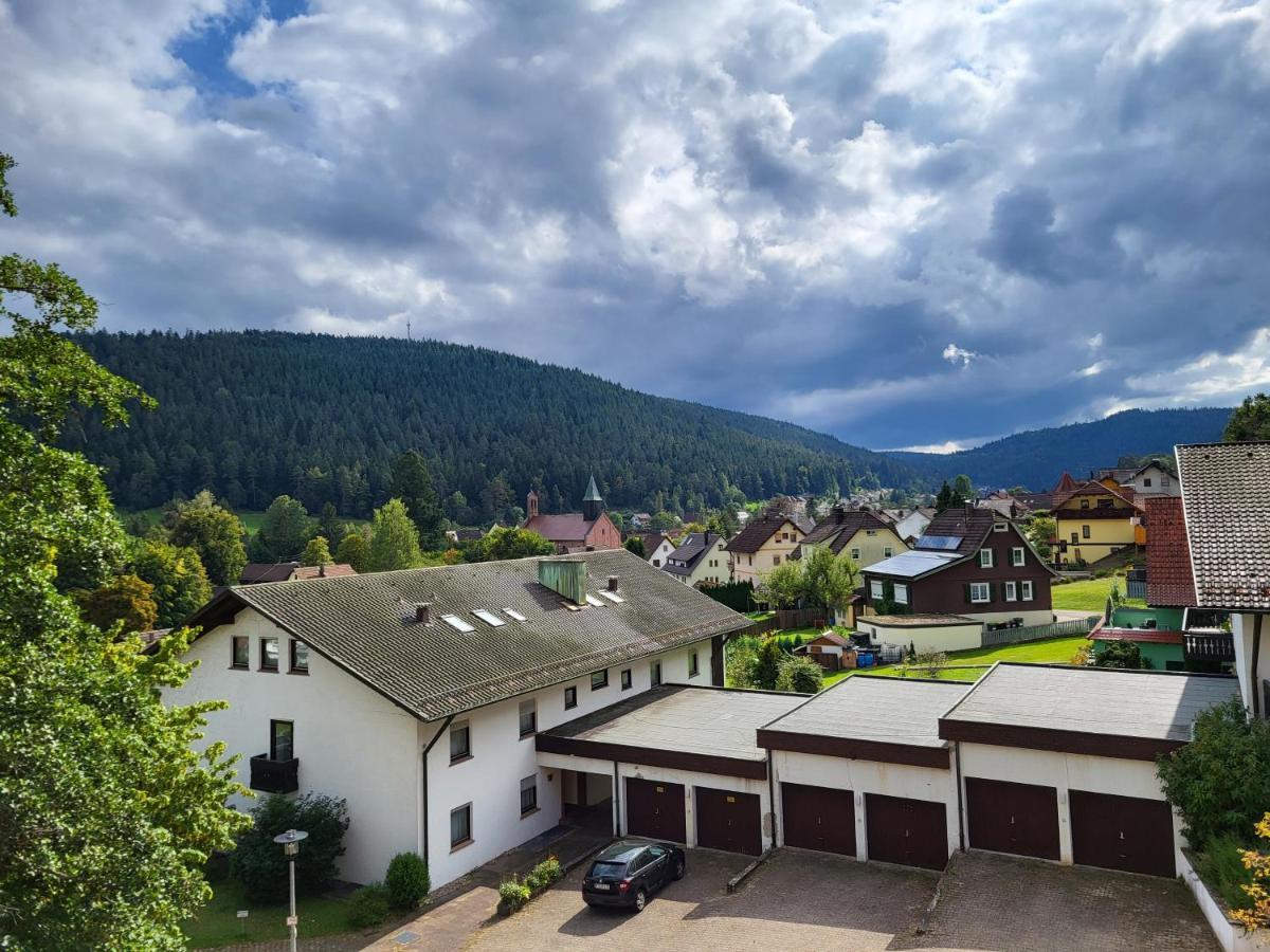 Schwarzwaldsuite Mit Panorama Waldblick Enzklosterle Exterior photo